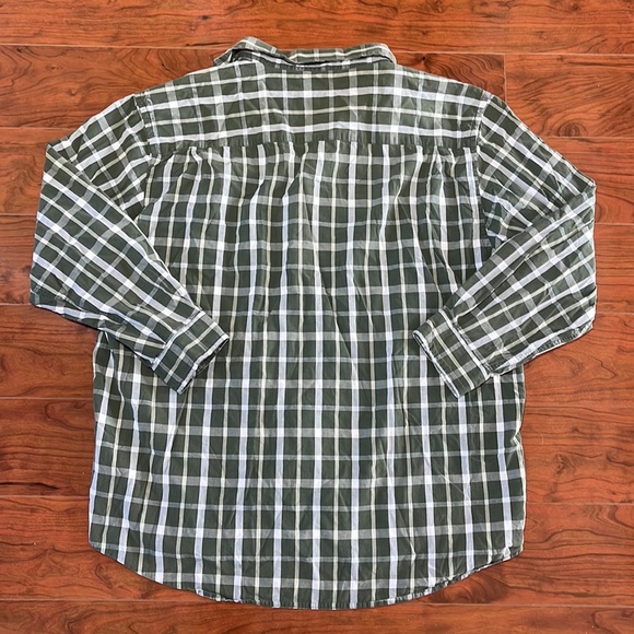 Nautica Green and White Plaid Men's Casual Long Sleeve Button Down Shirt - Picture 7 of 7